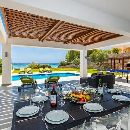Villa Dionysos *